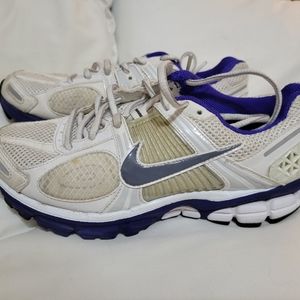Womens Nike Zoom Vomero 5 Size 7